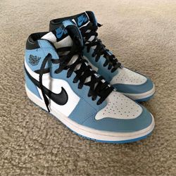 Air Jordan 1 UNC