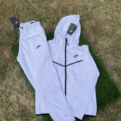 nike tech tracksuit 