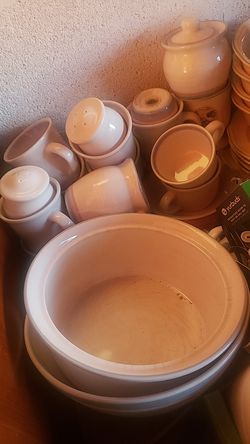8 soup bowls,dinner plates salad plate ,desert ,1 big serving plate,2 serving bowls 1 with cover salt and pepper, 8 plus coffee cups
