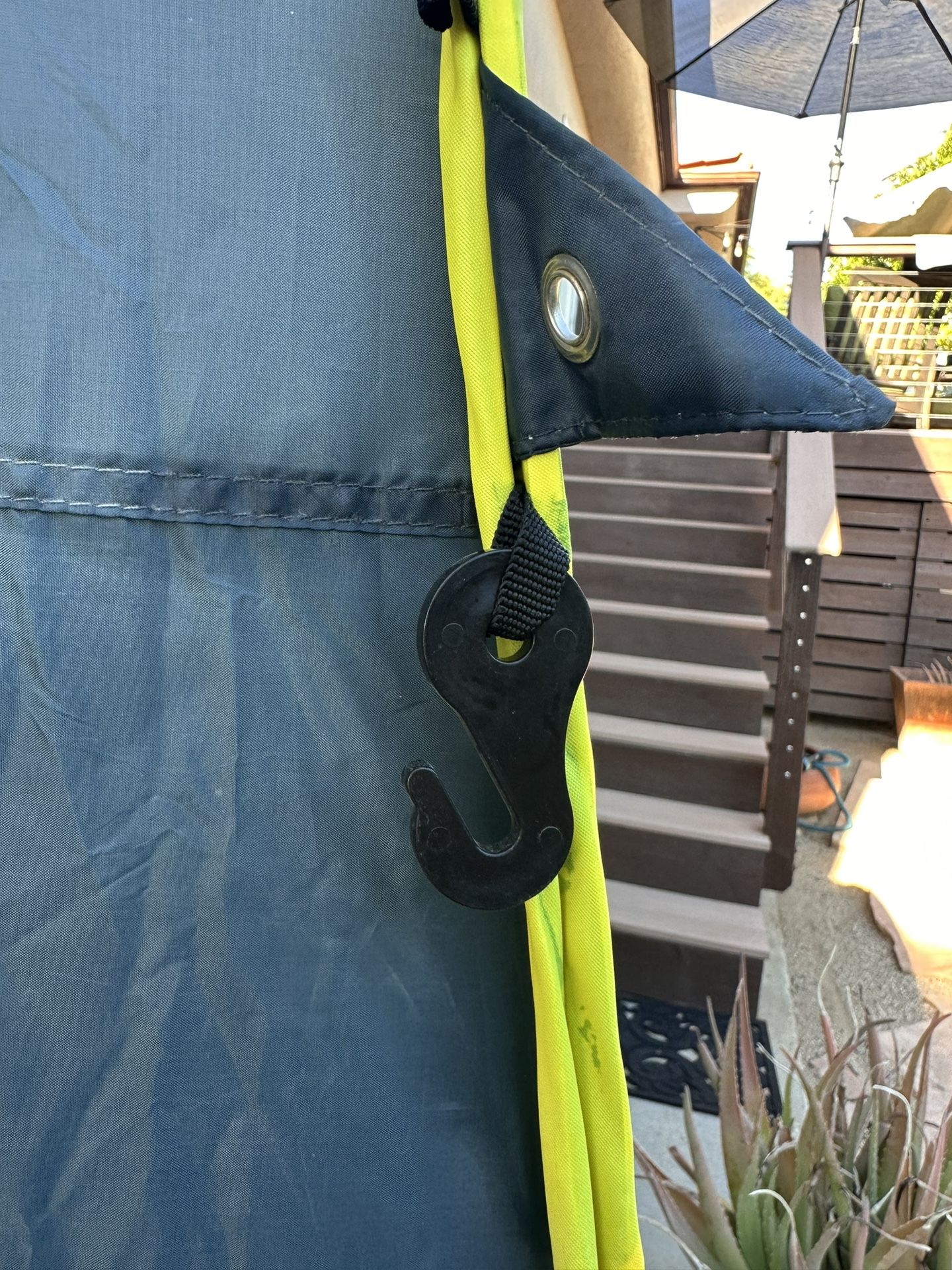 Green Elephant Pop Up Utilitent for Sale in San Diego, CA OfferUp