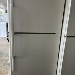 GE Top & Bottom Refrigerator $230