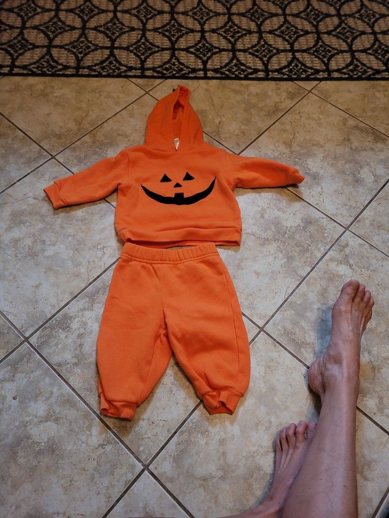 Baby Halloween Pumpkin Outfit 12months Like New