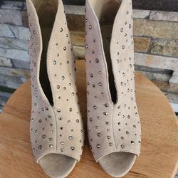 Size 7 1/2 Womens Heel Open Toe Tan Sequine Slip Ons