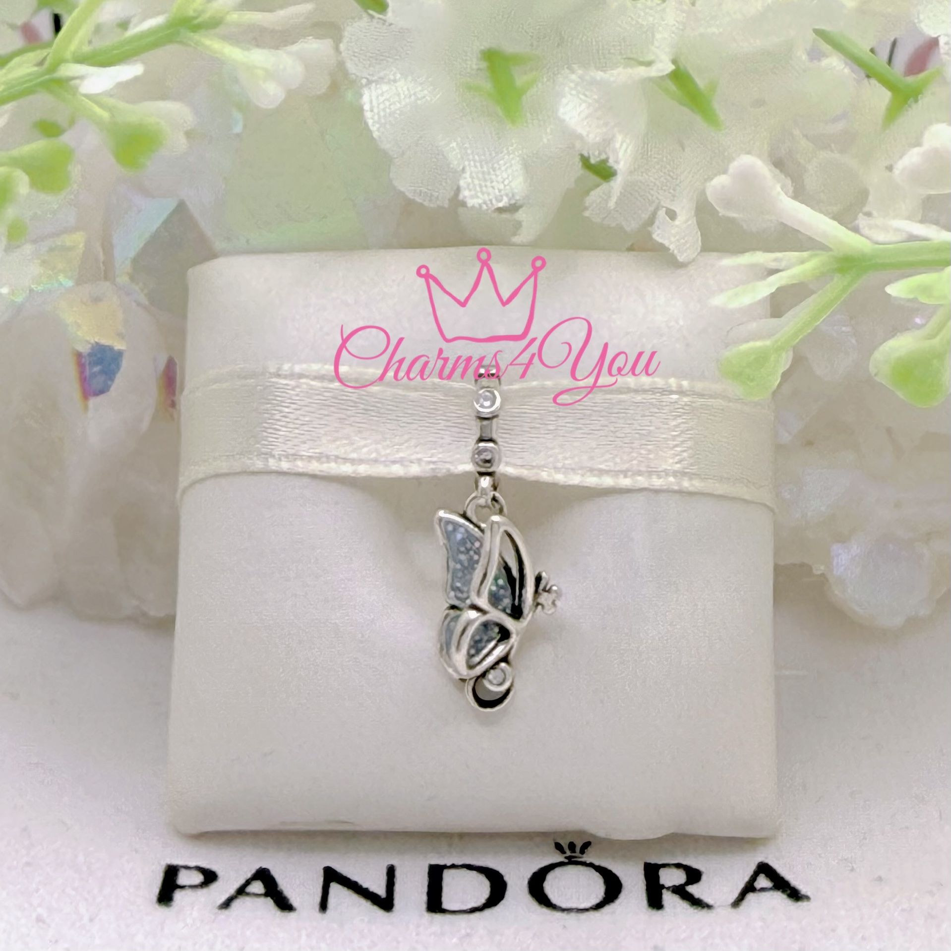Adorable Charm 925 silver for Pandora moments bracelet.