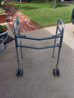 ADULT WALKER