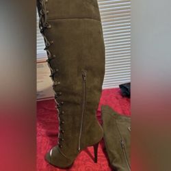 Shoe Dazzle Olive Green Knee High Open Toe Heels 9.5