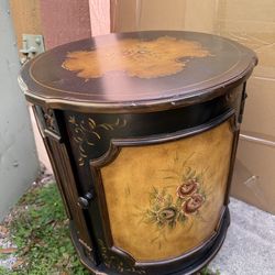 Vintage side table/cabinet