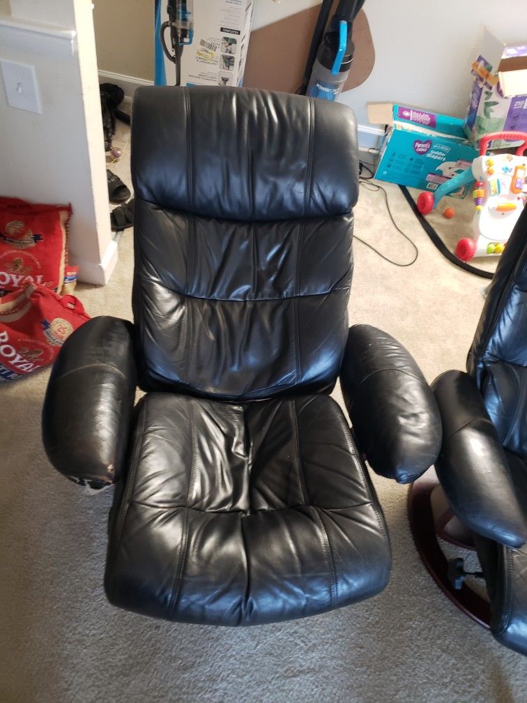 2 Recline Chairs, /office Chairs