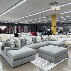 Sectionals With Matching Ottoman ‼️❤️‍🔥