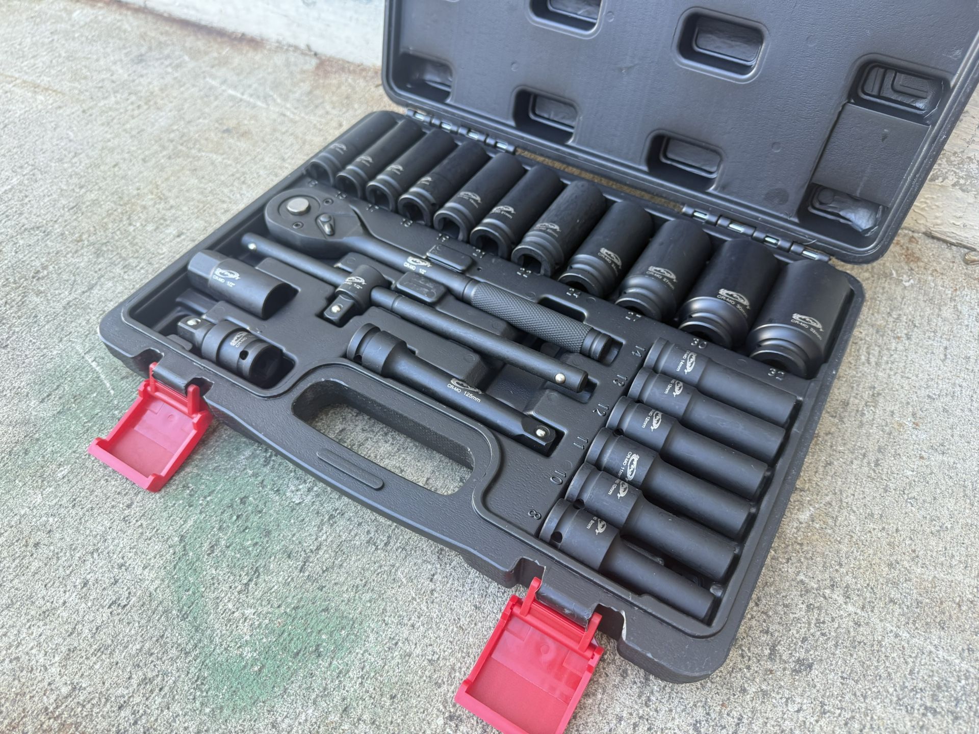 23pcs 1/2” Dr. 12 Point  Deep Spindle Axle Nut Impact Socket Ratchet Wrench Set Cr-Mo Metric 