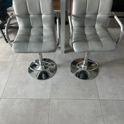 Set of 2 Modern Grey Adjustable Bar Stools – Chrome Base