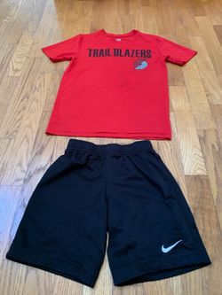 Boys Nike Set Size S 7 Lillard 0 Trail Blazer T Shirt and Black Nike shorts