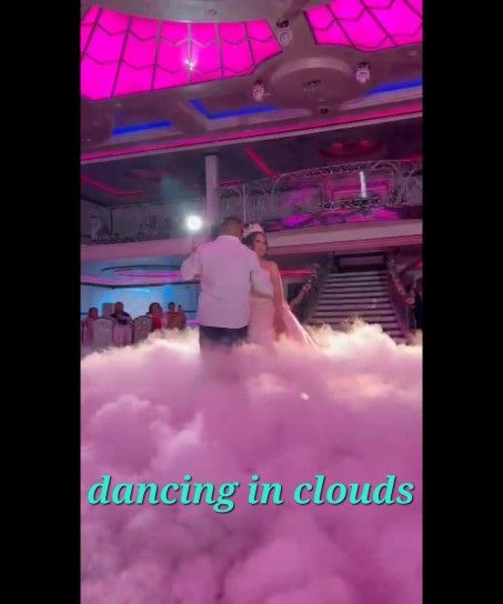 Bailando En Las Nubes Y Chispas