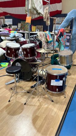 Drum set $250