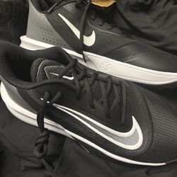 Men’s 10.5 Nike Precision 7 **Brand New**