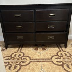 Dresser 6 Draws