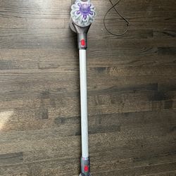 Dyson v7