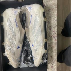 Predator Elite Blue And White Needs To Be Cleaned Like New 