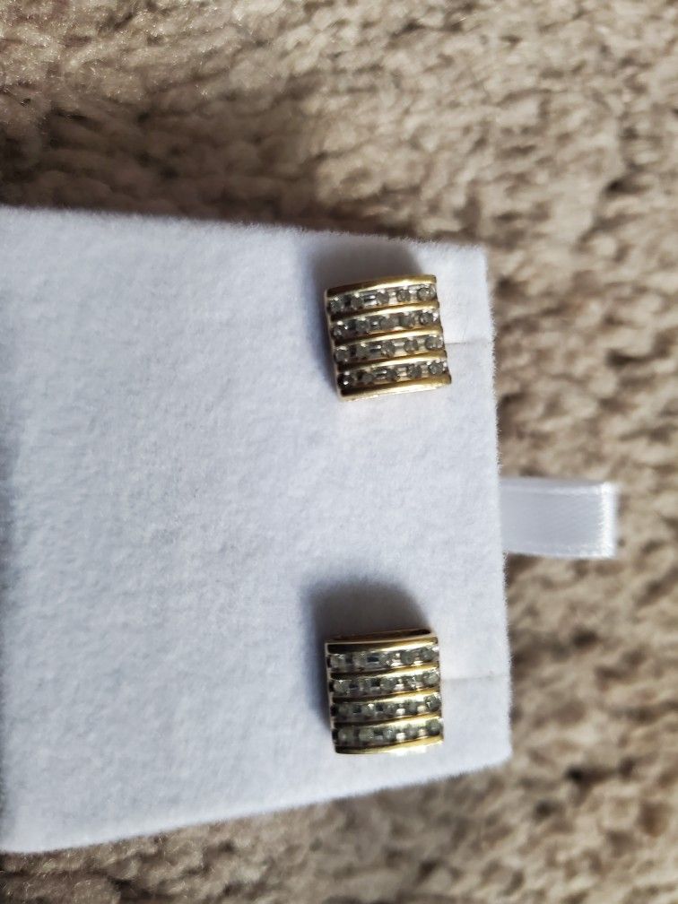 14 Kt Gold Earrings With Diamonds 