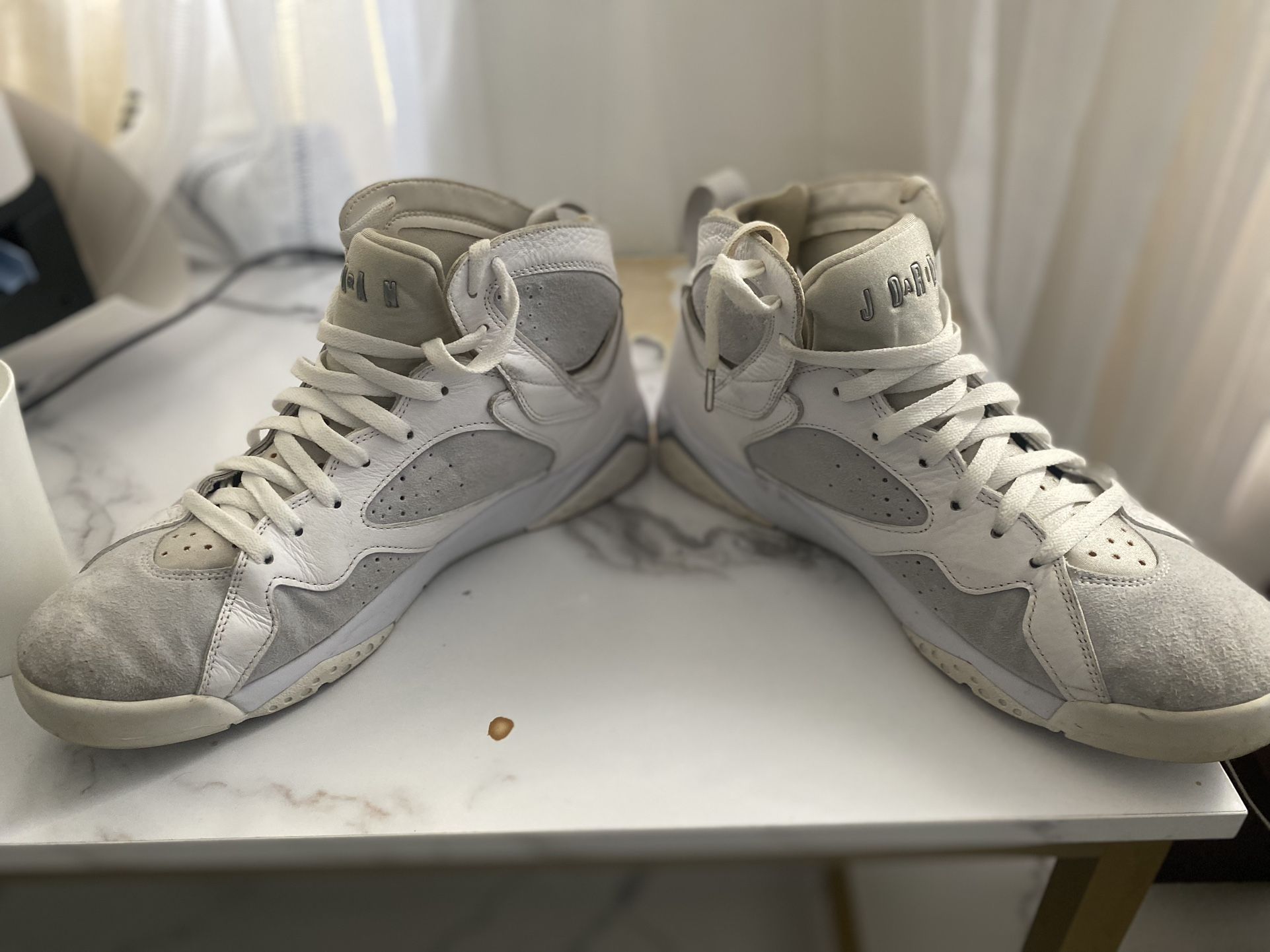 Jordan Retro Pure Platinum Jordan Neutral Grey Hyper Crimson