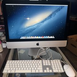 Late 2012 Apple iMac 21.5” - Used, Good Condition 