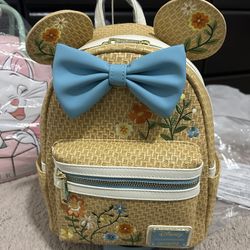 Minnie Mouse Raffia Loungefly 