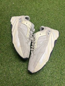Yeezy 700 Analog