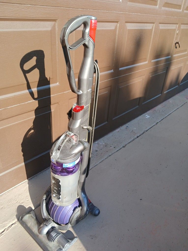 Dyson DC25 Vacuum