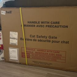 CAT SAFETY GATE