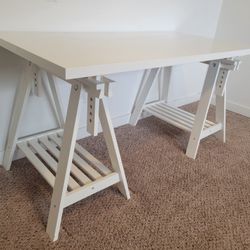 White Table - Adjustable Height 