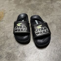 Little Boy Disney Star Wars Mandalorian Sandals / Slides Size 9
