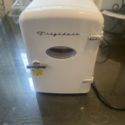 Frigidaire White Mini Fridge Model EFMIS129-B