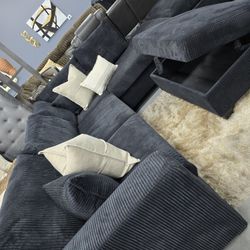 ✨️ Sectionals, 2pc Sofas ✨️ Furniture Queen Bedrooms, Dining Avail