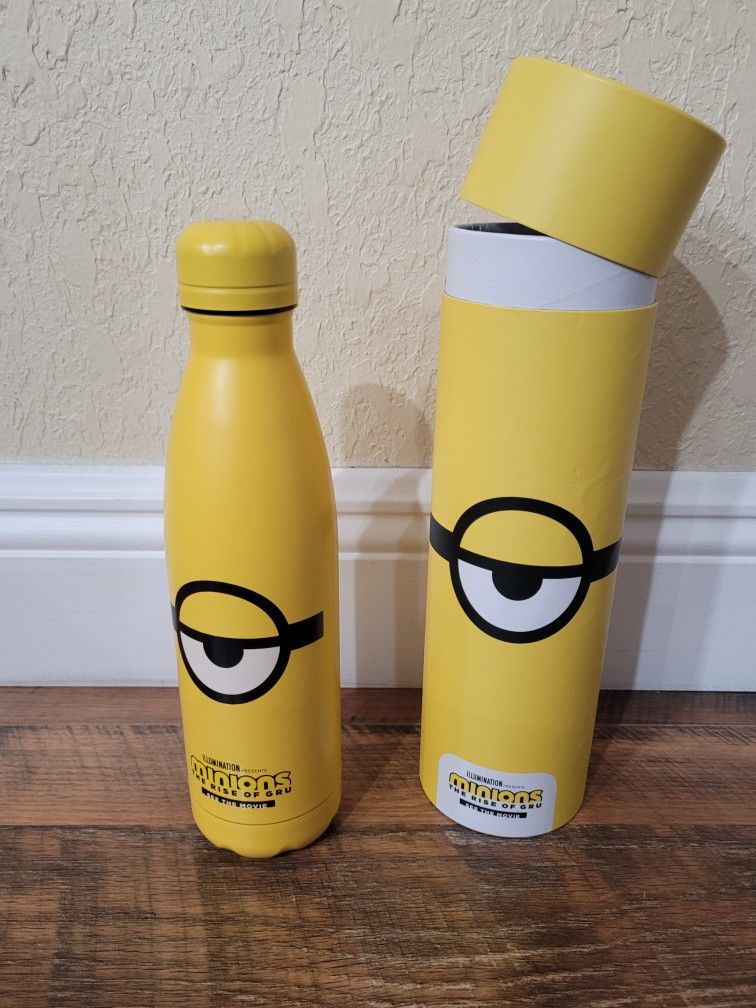 Minions Water Bottle (New With Tube)