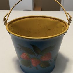 VINTAGE 1970’s BUCKET