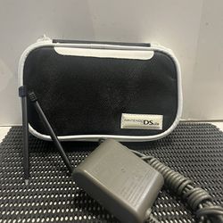 New Nintendo DS light travel case with wall charger and 2 stylus 