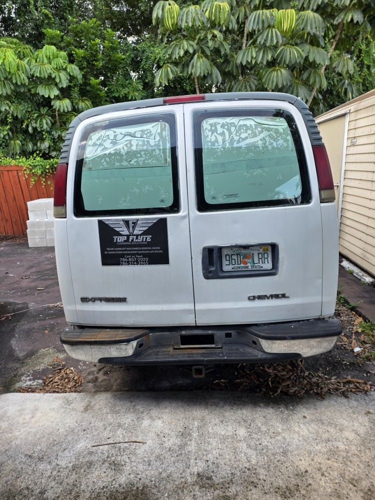 2001 Chevrolet Express