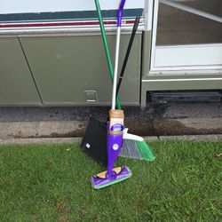Free Mop Briom And Dustpan