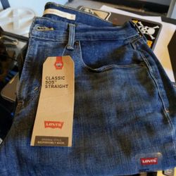 Woman's Levis 505 Straight Leg Sz 8 Long 