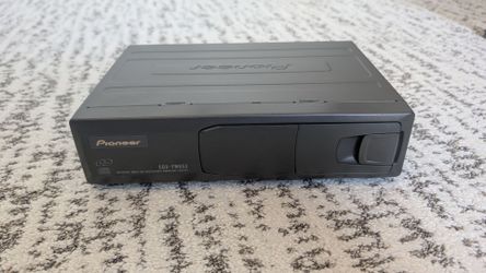 CD Player AM/FM  (6 disc Auto)