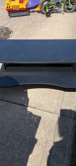 Desk top for standing