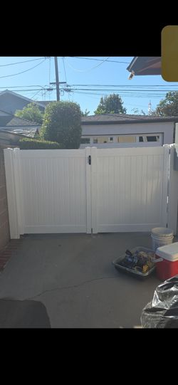 White vinyl Gate