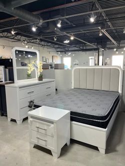 Gorgeous white finish 5 pc bedroom set w/led light, fabric headboard & metallic silver accent