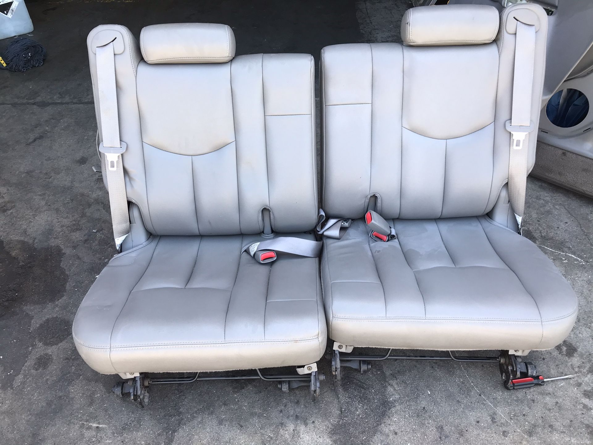 2004 Chevy Tahoe 3rd row seats