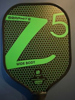 Onix Z5 Graphite Pickleball paddle with cover