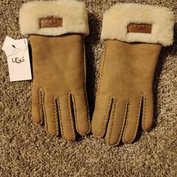 Women's UGG Gloves Medium