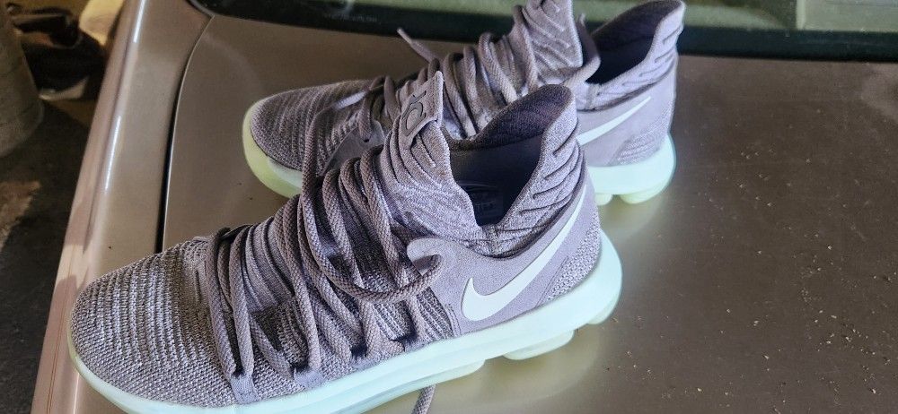 Nike Size 9.5
