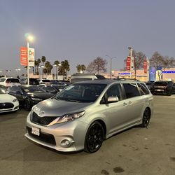 2014 Toyota Sienna SE