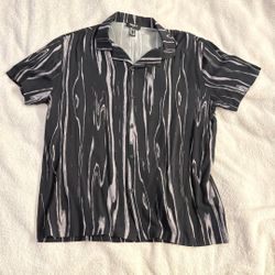 Forever 21 Button-Up Short Sleeve Shirt – Black Wood-Grain Pattern 