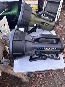 Lot Of 2 Cyclops Flashlights Lights 15 18 Million Candlepower